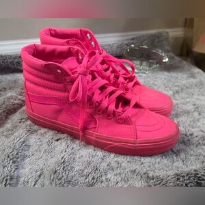Sz 8 • Vans Sk8-Hi Shoes